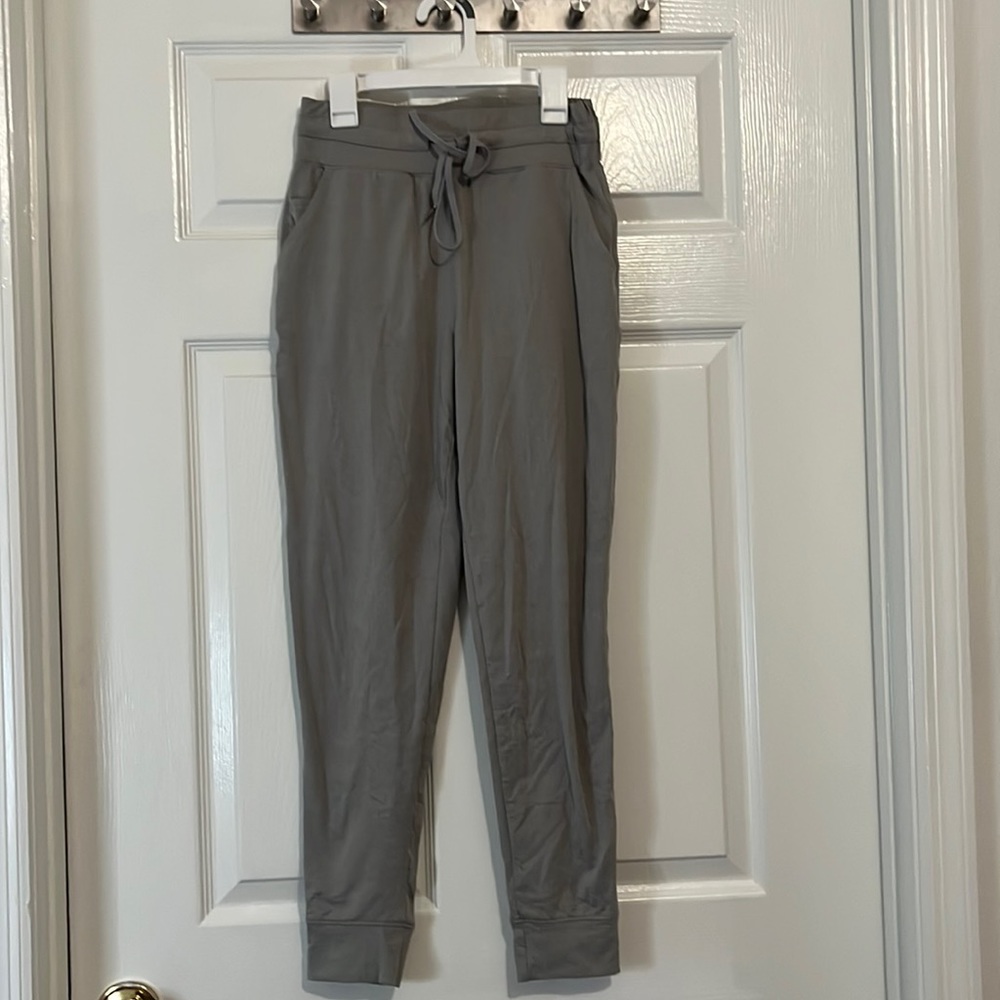 American Eagle Gray Sweatpants! Size XS! Good Quality